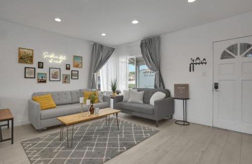 Rosemead House | Beautiful 3 Bed Home Near LA & OC with big backyard