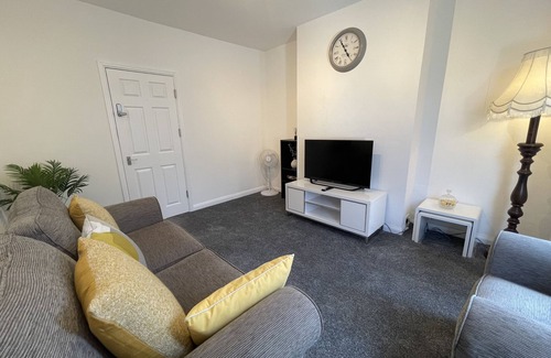 Hull Apartment | Beautiful 3 bed property in Central Hull
