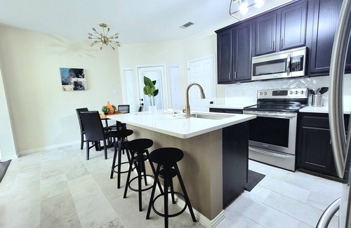 Lewisville House | Beautiful 3 bed Townhome in Lewisville with Access to DFW Airport and Frisco