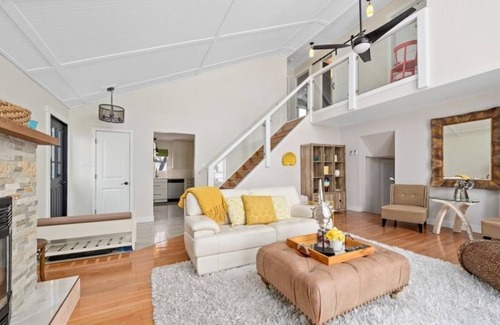 Rossmore Cottage | Beautiful 3-Bed Waterfront Home