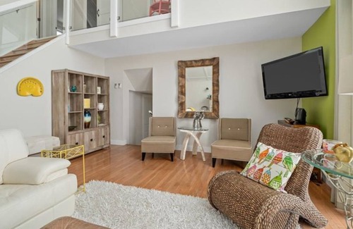 Rossmore Cottage | Beautiful 3-Bed Waterfront Home