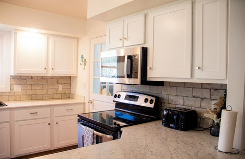 Campbellsville House | Beautiful 3 Bedroom 2 Bathroom House!