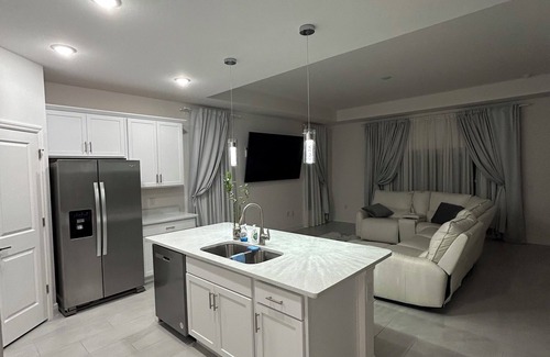 Port Charlotte House | Beautiful 3-bedroom house in serene Port Charlotte with AC, WiFi