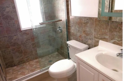 Queens House | Beautiful 3-bedroom home close to UBS arena