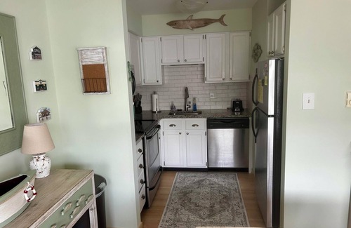 Sea Isle City Condo | Beautiful 3 Bedroom condo, one block from beach, in center of Sea Isle City