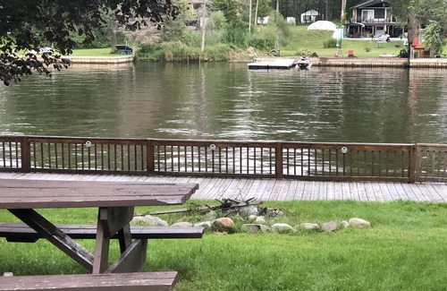 Wasaga Beach House | Beautiful 3 bedroom river front home