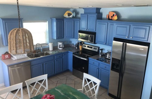 North Side Villa | BEAUTIFUL 3 BEDROOM VILLA LOCATED DIRECTLY ON THE BEACH, EXCELLENT SNORKELING