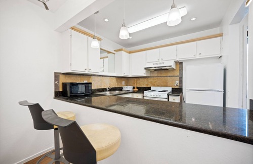 Mosswood Apartment | Beautiful 3 bedroom/2 bath unit in Oakland