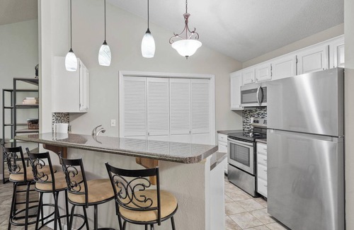 Columbia Condo | Beautiful 3-bedroom 2 bath condo with high speed WiFi and wooded views!