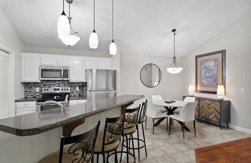 Columbia Condo | Beautiful 3-bedroom 2 bath condo with high speed WiFi and wooded views!
