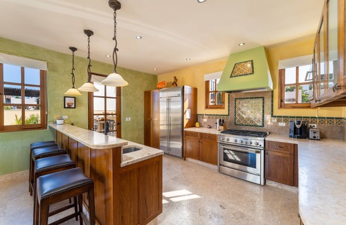 Nopolo House | Beautiful 3 bedroom & 3 1/2 bathroom custom Home. Amazing Ocean View