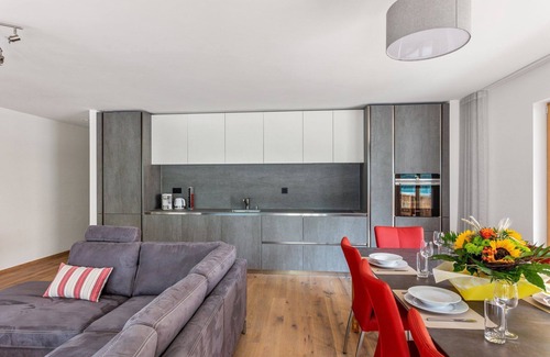 Champery Ski Chalet | Beautiful 3 bedroom apartment with jacuzzi in Montagnier - By Mrs Miggins