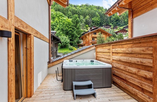Champery Ski Chalet | Beautiful 3 bedroom apartment with jacuzzi in Montagnier - By Mrs Miggins