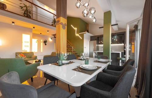 Makarska Old Town Apartment | Beautiful 3-bedroom app, by the beach
