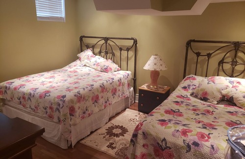 Collingwood House | Beautiful 3 bedroom Cottage Home only 20 minutes from the Blue Mountains!
