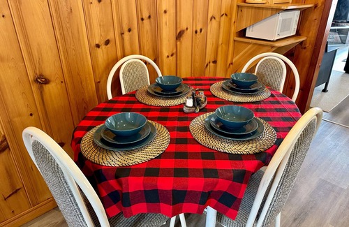 Havelock-Belmont-Methuen Cottage | Beautiful 3 Bedroom Cottage - Waterfront