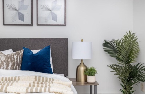 Hartford House | Beautiful 3 bedroom Condo in Hartford!