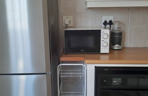 Pinelands House | Beautiful 3 bedroom family home!