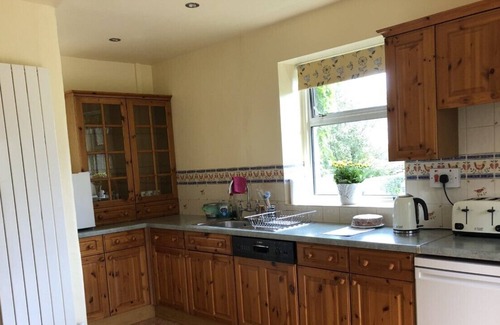Dowdeswell House | Beautiful 3 bedroomed Cotswolds Farmhouse