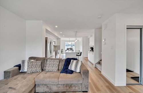 Southwest Edmonton House | Beautiful 3 bedroom home in Glenridding ravine
