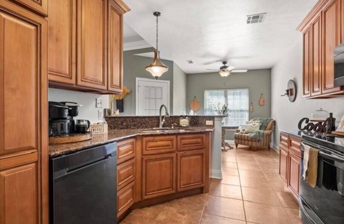 DeRidder House | Beautiful 3 Bedroom House in Great Neighborhood
