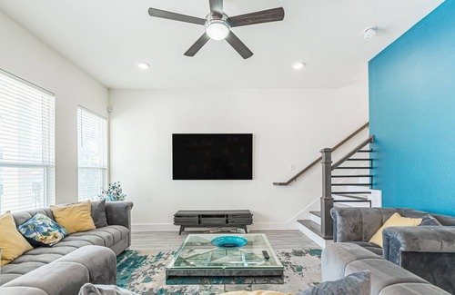 Houston House | Beautiful 3 Bedroom Home w/ Gameroom