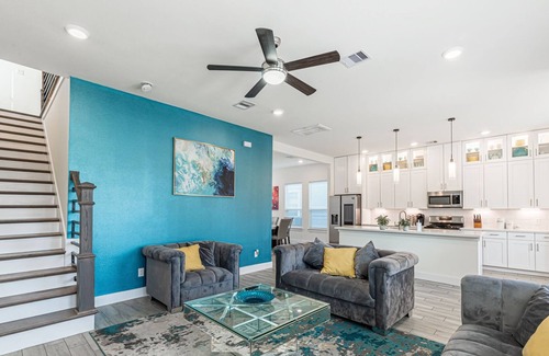 Houston House | Beautiful 3 Bedroom Home w/ Gameroom