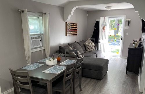 Mastic House | Beautiful 3 Bedroom Home With Pool and hot tub
