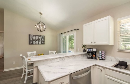 Fellowship House | Beautiful 3-bedroom home 10 minutes from the Luxurious World Equestrian Center