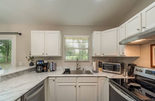 Fellowship House | Beautiful 3-bedroom home 10 minutes from the Luxurious World Equestrian Center