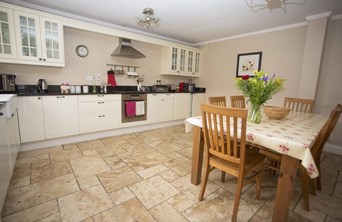 Lismullin Cottage | Beautiful 3 bedroom house in a delightfully landscaped and private courtyard