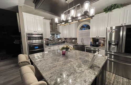 Willis House | Beautiful 3 bedroom Lake House with pool and Hot Tub on lake Conroe! LAKEFRONT