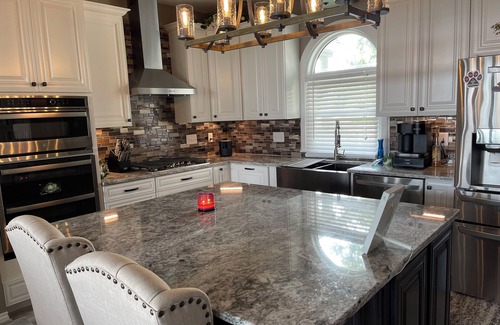 Willis House | Beautiful 3 bedroom Lake House with pool and Hot Tub on lake Conroe! LAKEFRONT