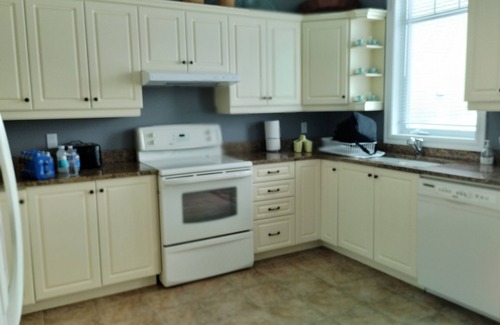 Magog House | Beautiful 3 Bedroom Townhouse Facing The Lake Walk To Town!