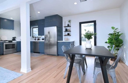 Valley Glen House | Beautiful 3 Bedrooms Home Near Universal Studios