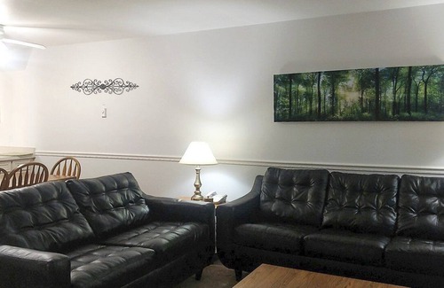 Oconomowoc Apartment | Beautiful 3 bedroom unit at resort, sleeps 8