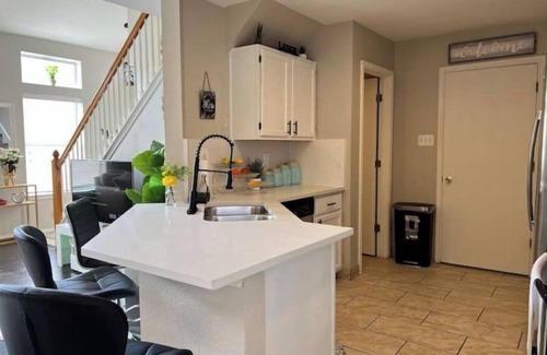 Wetmore House | Beautiful 3 Bedroom Home