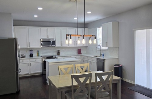 Far North Central House | Beautiful 3 bedroom house with private pool, WiFi, San Antonio Rim/Cantera area