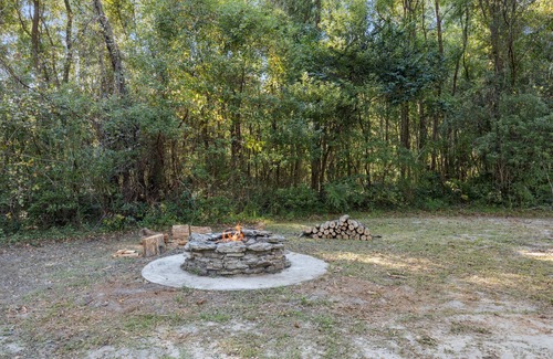 Tallahassee House | Beautiful 3 bedroom home close to FSU/FAMU/Airport-SLEEPS 12