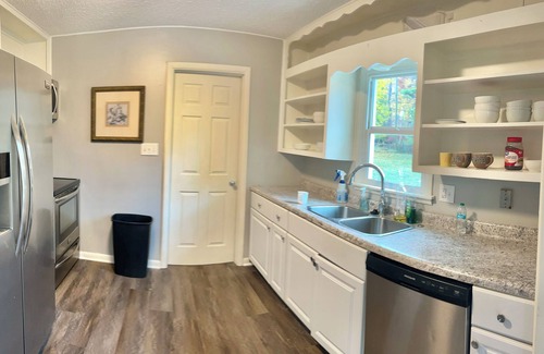 Carmel House | Beautiful 3 beds 1 bath, kitchen, dining, few minutes from Downtown Carmel, IN
