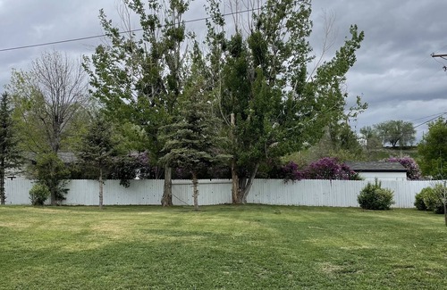 Thermopolis House | Beautiful 3 BR Travel Trailer near River