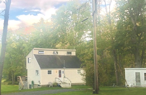 Jefferson House | Beautiful 3 level, 3br, 2 ba home on Damariscotta Lake.