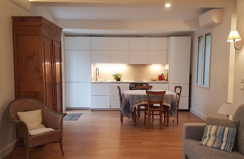 Cagnes-sur-Mer House | Beautiful 3 room quiet, top of villa, renovated 2018, secure parking
