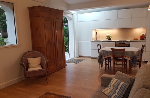 Cagnes-sur-Mer House | Beautiful 3 room quiet, top of villa, renovated 2018, secure parking