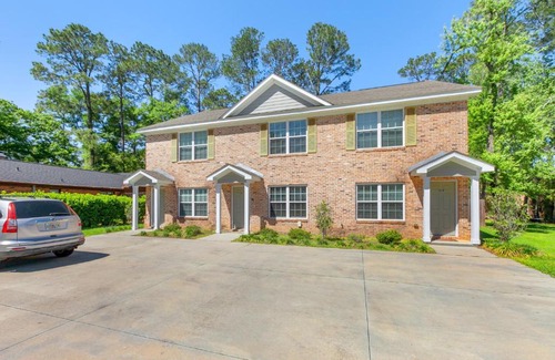 Killearn Estates House | Beautiful 3-suite home w/patio dining, big yard