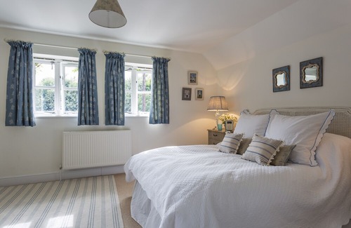 Amport House | Beautiful, 3000sq foot, child-friendly home in the middle of picturesque Amport.