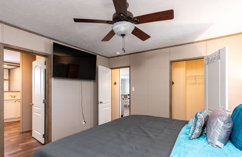 Concord House | Beautiful 3b home on 3 acres with pond