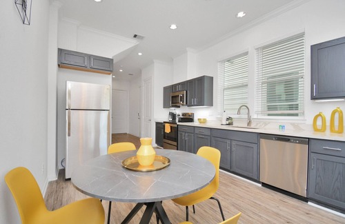 Southeast Houston House | Beautiful 3BD/3.5 Bath near Texas Medical Center/Hobby Airport