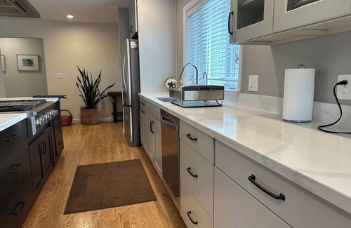 Southeastern Sacramento House | BEAUTIFUL 3BDR/1BTH OPEN PLAN HOME SAFE & WALKABLE SACRAMENTO NEIGHBORHOOD