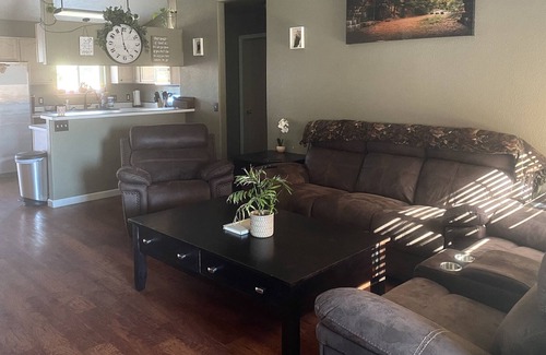 Kenai House | Beautiful 3bed/2bath close to Mouth of Kenai River, Beach, and downtown Kenai.
